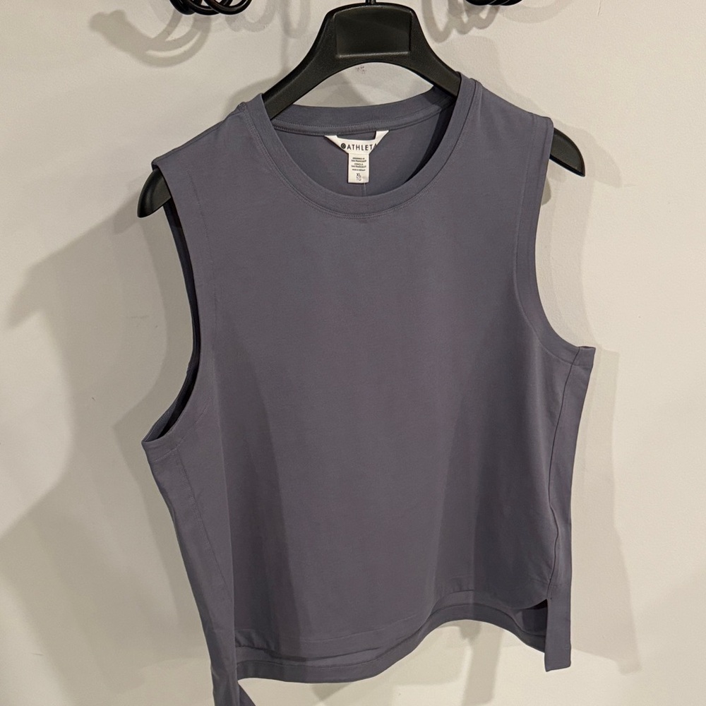 Athleta Sleeveless Cropped Muscle Tank in Slate